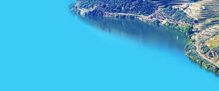 House by the coast receiving Satellite Internet